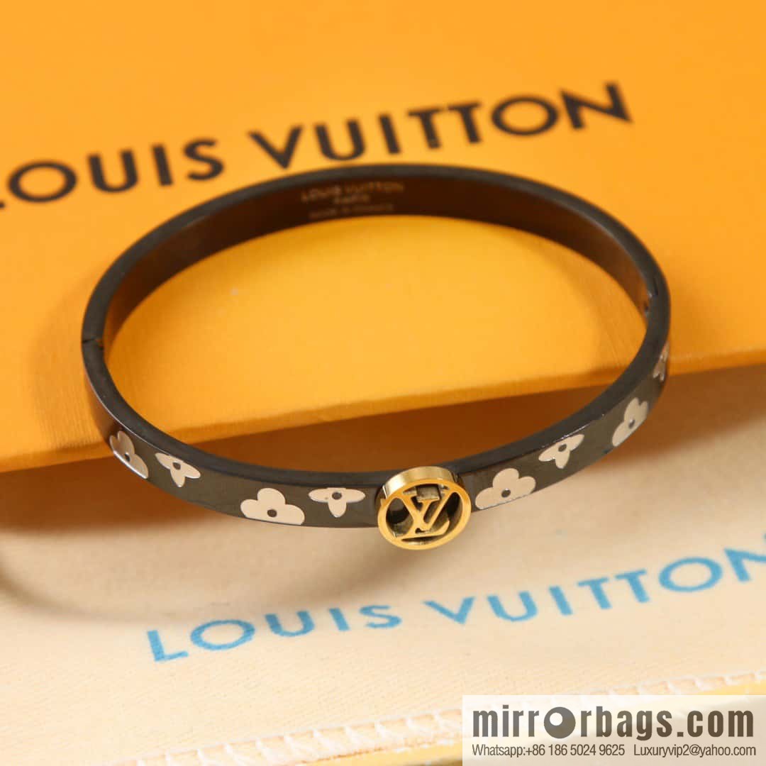 ☀Louis Vuitton Medieval Black Clover Bracelet Bracelet