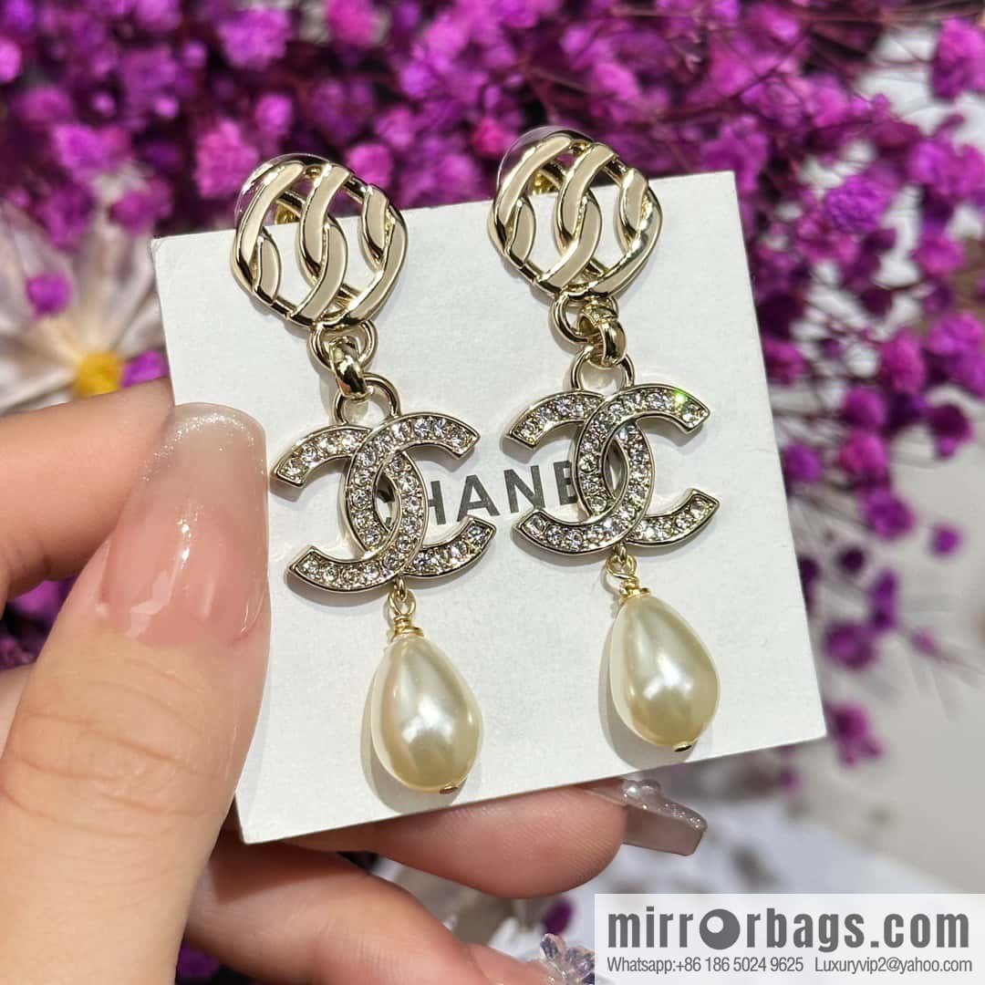 ❗️New ❗️☀️ New ☑️ Chanel c3 double C pearl stud earrings ☀️