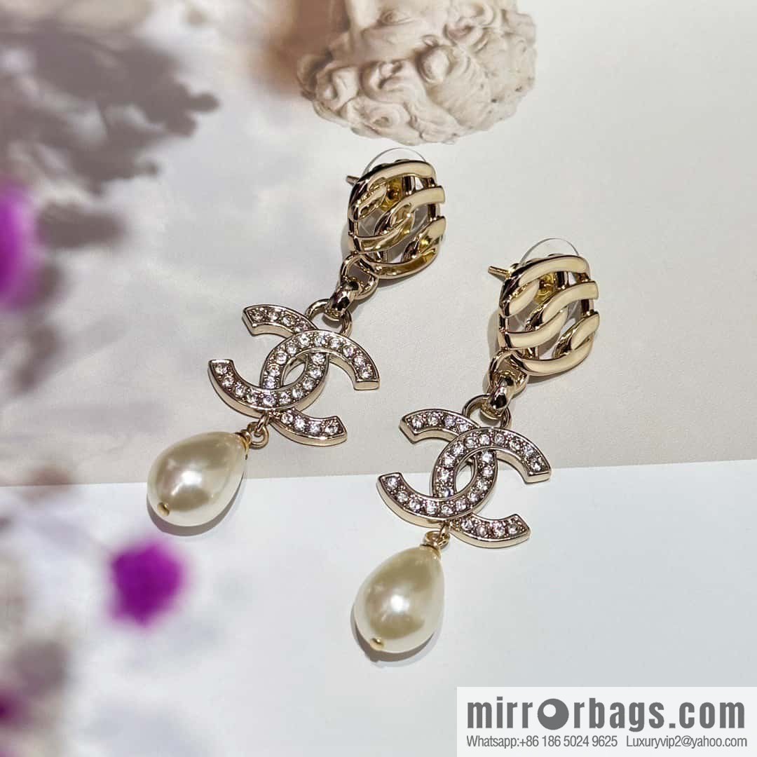 ❗️New ❗️☀️ New ☑️ Chanel c3 double C pearl stud earrings ☀️