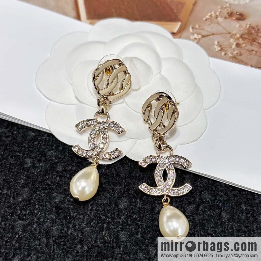 ❗️New ❗️☀️ New ☑️ Chanel c3 double C pearl stud earrings ☀️