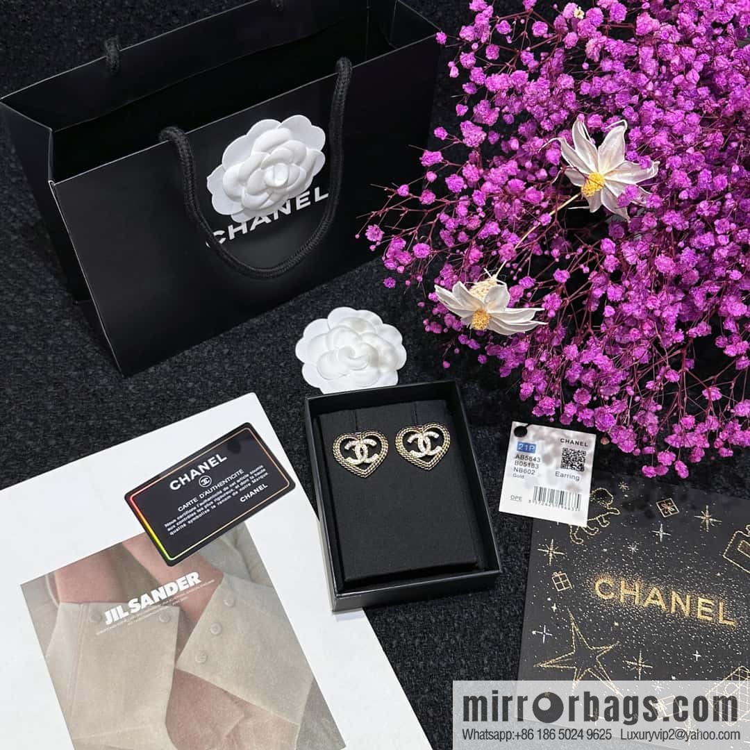 ❗️New ❗️☀️ New ☑️ Chanel c1 double C peach heart love stud earrings ☀️