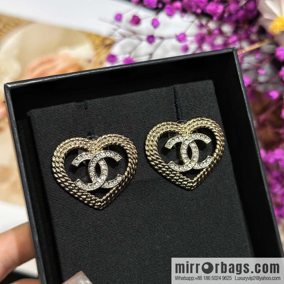 ❗️New ❗️☀️ New ☑️ Chanel c1 double C peach heart love stud earrings ☀️