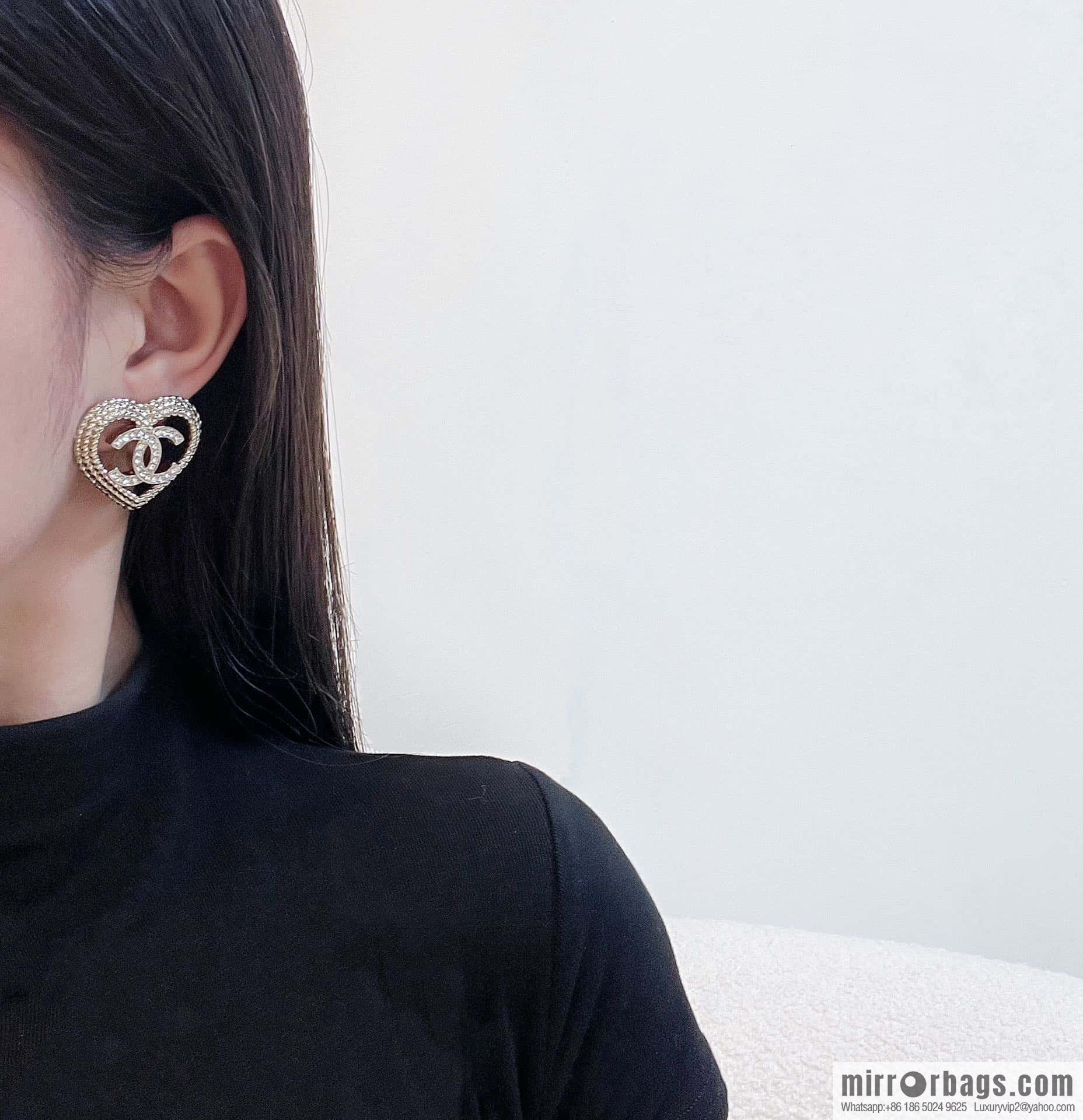 ❗️New ❗️☀️ New ☑️ Chanel c1 double C peach heart love stud earrings ☀️