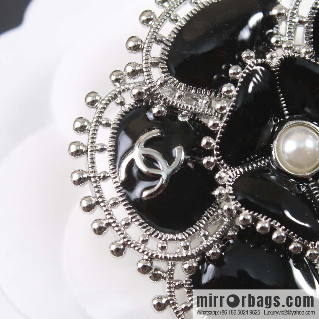 ☀️New ☑️ Chanel Double C Camellia Brooch ☀️