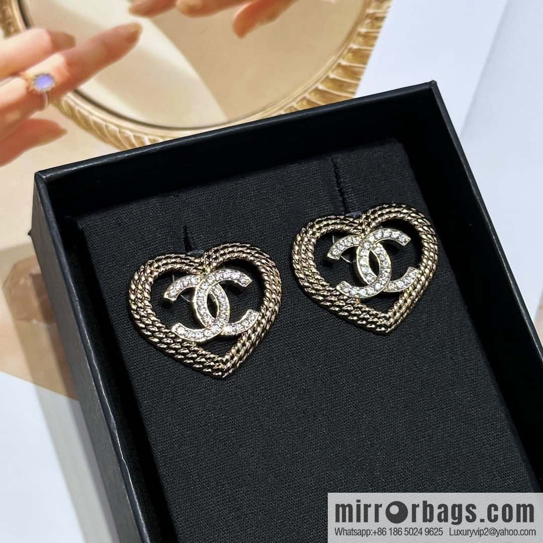 ❗️New ❗️☀️ New ☑️ Chanel c1 double C peach heart love stud earrings ☀️