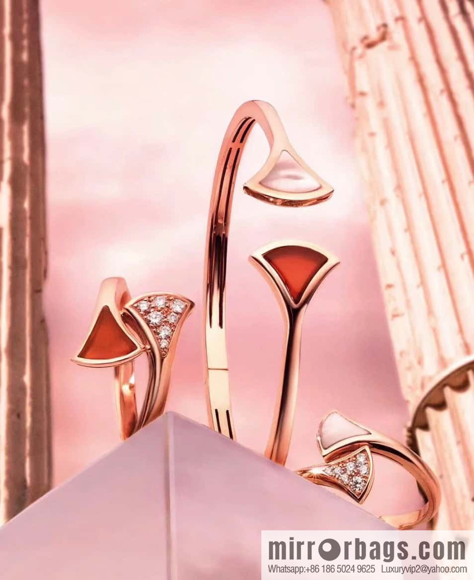 ❗️New ❗️ ☀ BVLGARI DIVAS 'DREAM Fan Bracelet ☀️