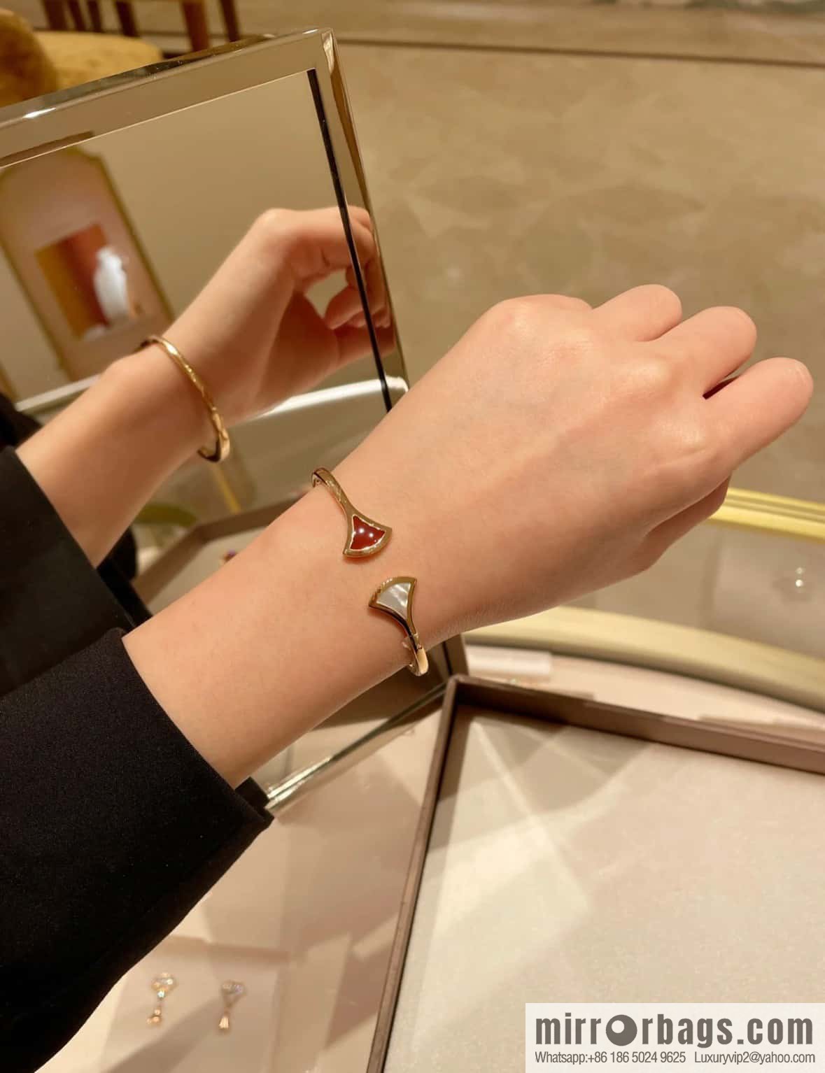 ❗️New ❗️ ☀ BVLGARI DIVAS 'DREAM Fan Bracelet ☀️