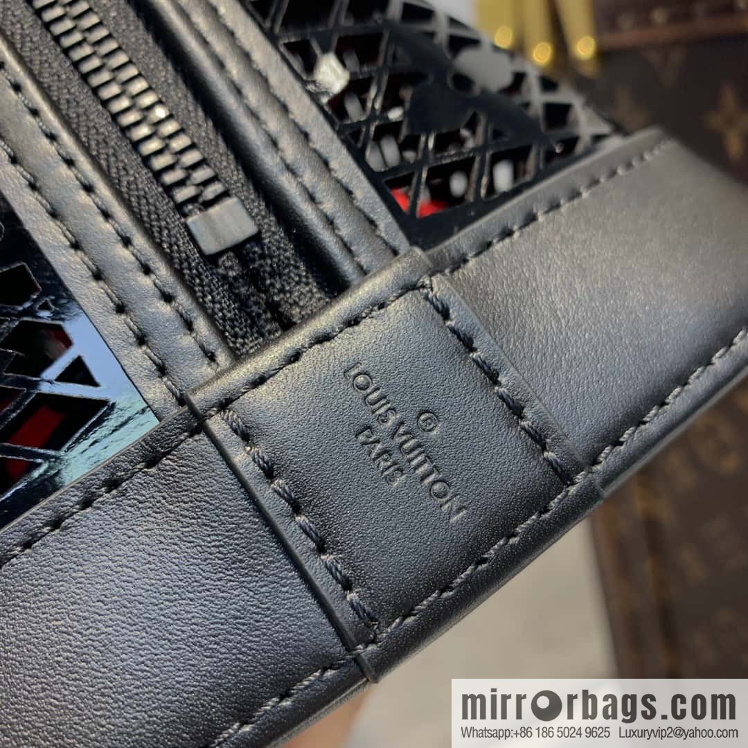 M20355 black Alma small handbag
