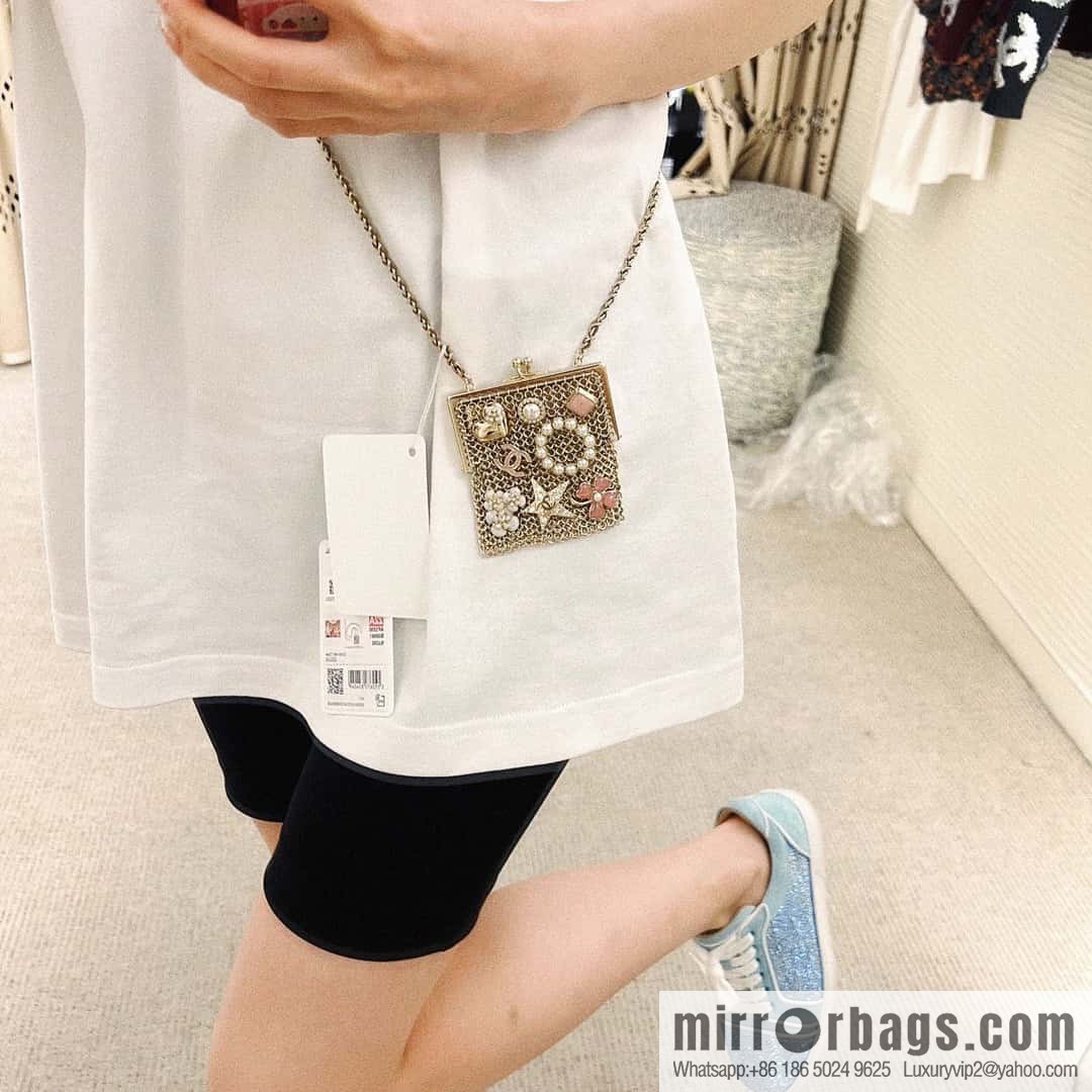 ❗️New ❗️ ☀☀️ 2021 new Chanel earphone bag messenger bag necklace sweater chain ☀