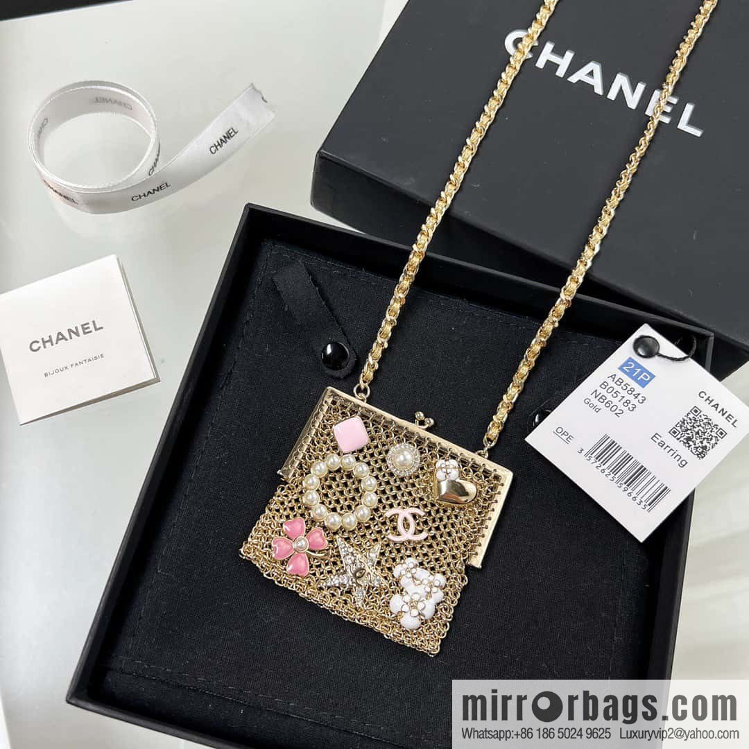 ❗️New ❗️ ☀☀️ 2021 new Chanel earphone bag messenger bag necklace sweater chain ☀