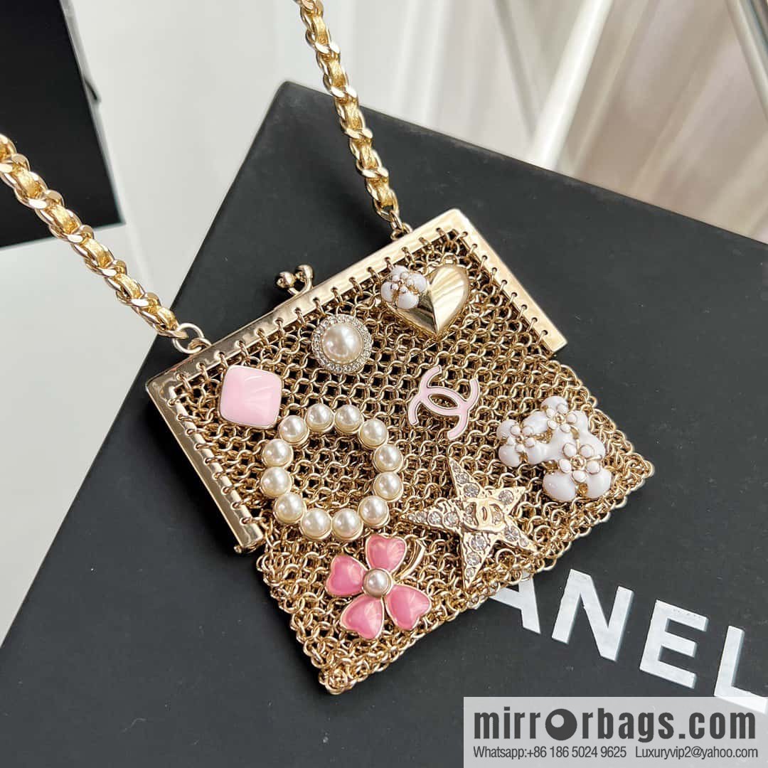 ❗️New ❗️ ☀☀️ 2021 new Chanel earphone bag messenger bag necklace sweater chain ☀