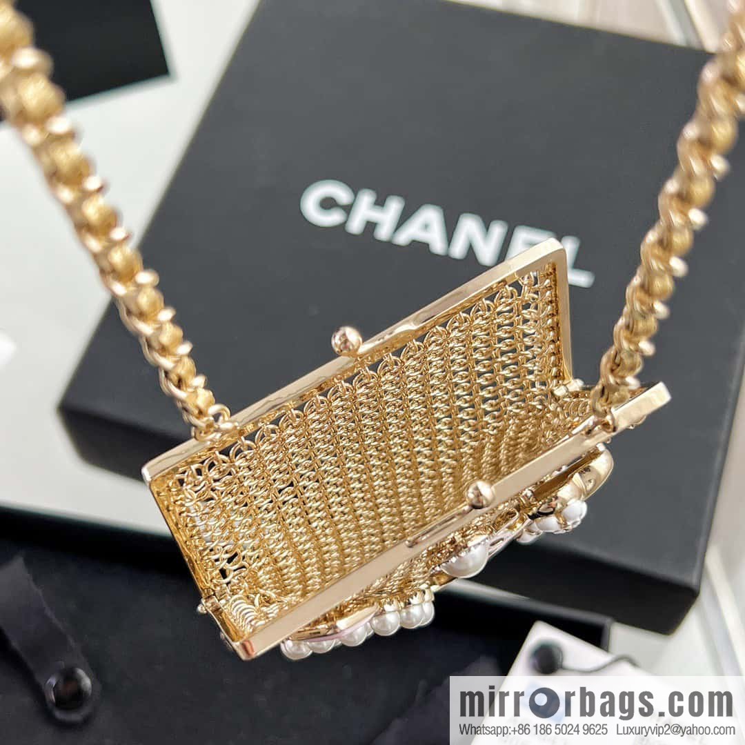 ❗️New ❗️ ☀☀️ 2021 new Chanel earphone bag messenger bag necklace sweater chain ☀