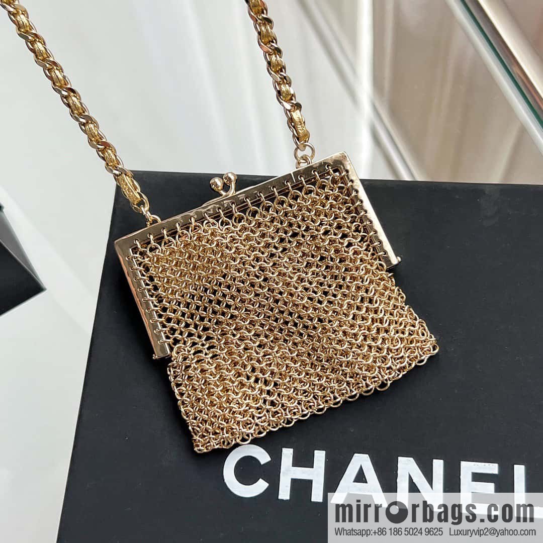 ❗️New ❗️ ☀☀️ 2021 new Chanel earphone bag messenger bag necklace sweater chain ☀