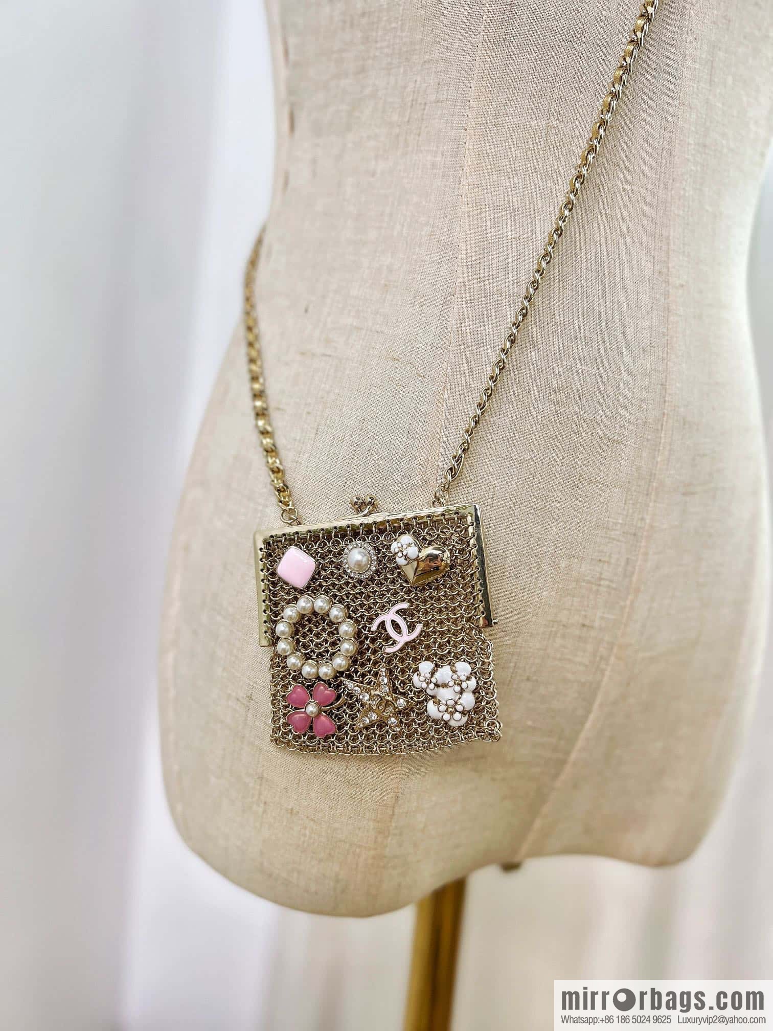 ❗️New ❗️ ☀☀️ 2021 new Chanel earphone bag messenger bag necklace sweater chain ☀