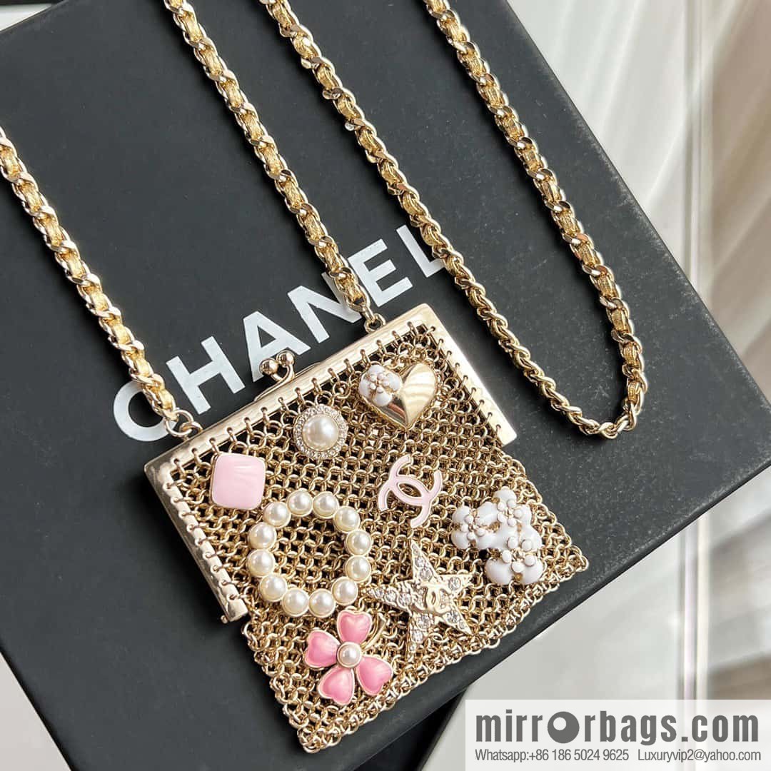 ❗️New ❗️ ☀☀️ 2021 new Chanel earphone bag messenger bag necklace sweater chain ☀