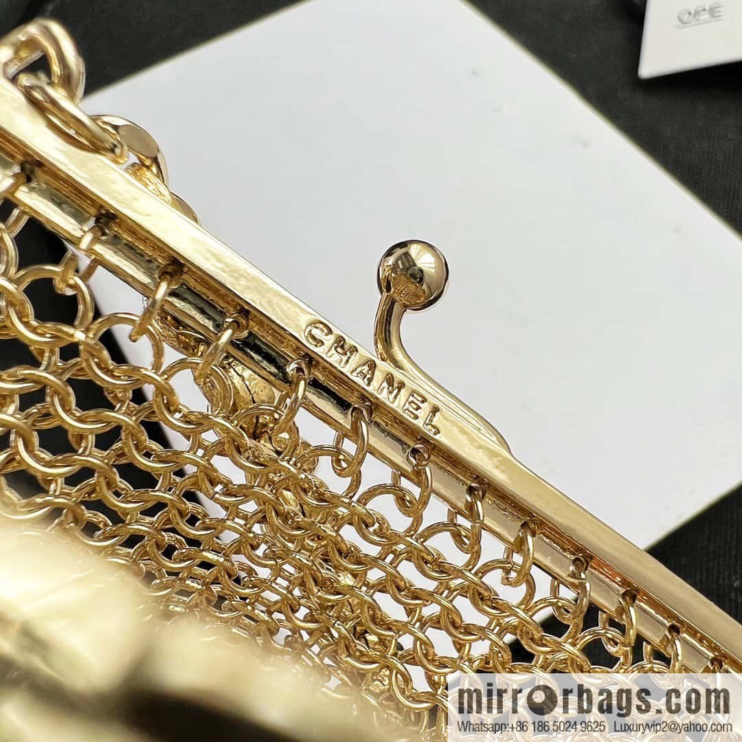 ❗️New ❗️ ☀☀️ 2021 new Chanel earphone bag messenger bag necklace sweater chain ☀
