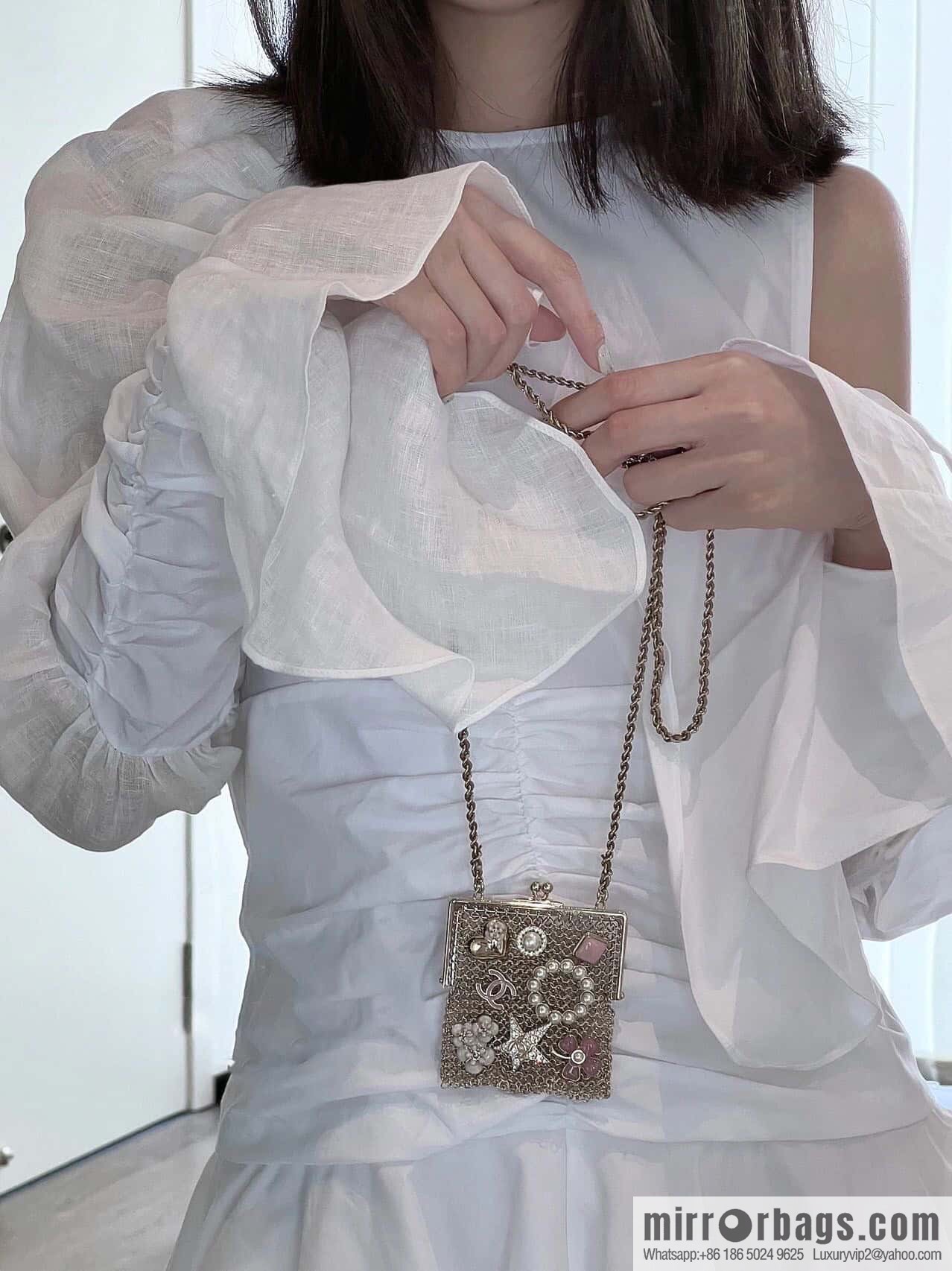 ❗️New ❗️ ☀☀️ 2021 new Chanel earphone bag messenger bag necklace sweater chain ☀