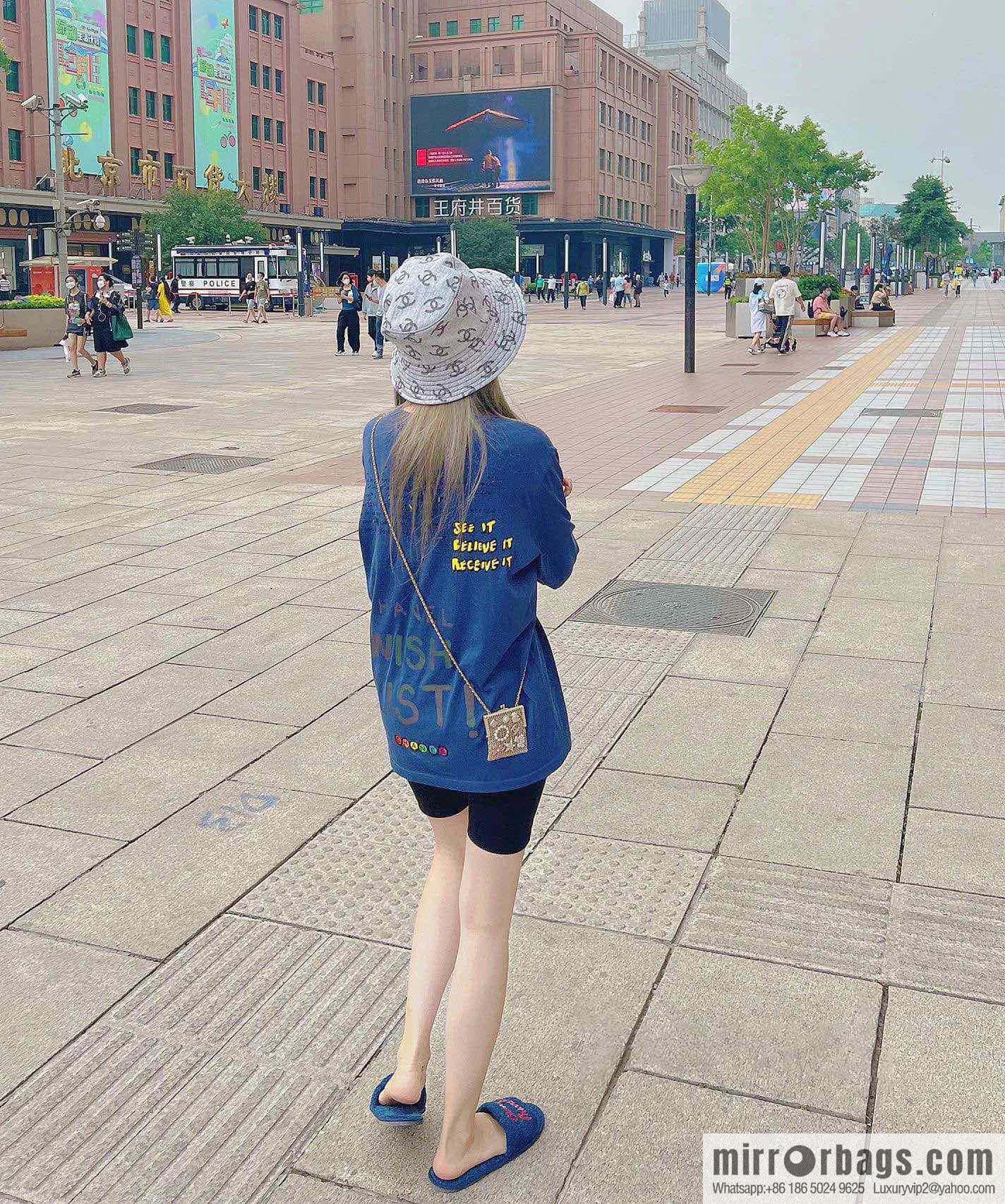 ❗️New ❗️ ☀☀️ 2021 new Chanel earphone bag messenger bag necklace sweater chain ☀
