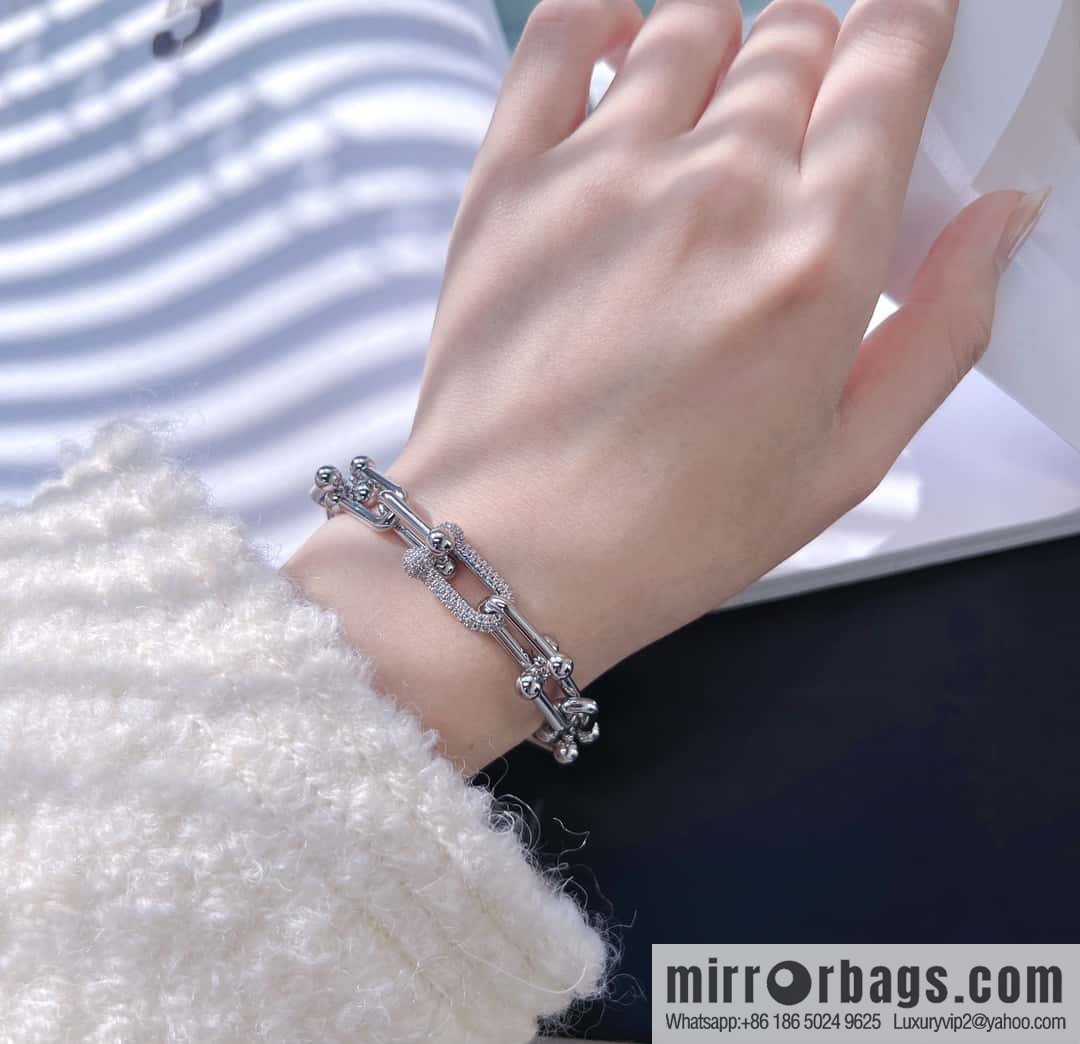❗️New ❗️ ☀ Tiffany & Co. Tiffany HardWear Horseshoe Bracelet ☀