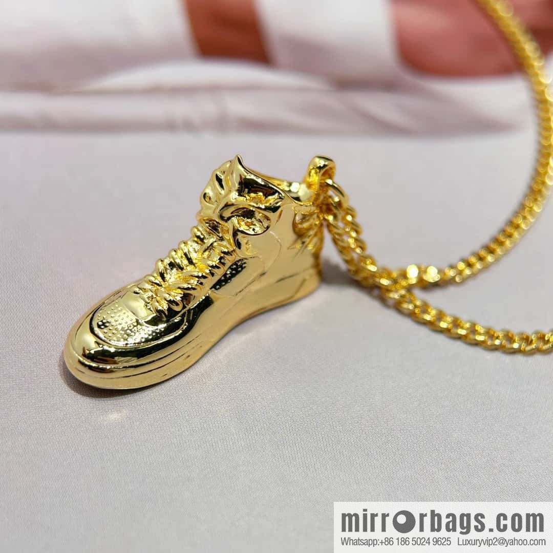 ❗️New ❗️☀️ New ☑️ Chanel Gold Shoes 👟 Necklace ☀️