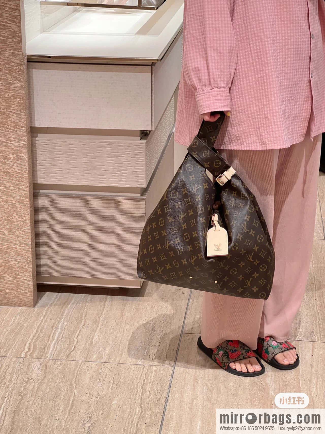 [Premium‑quality] M46817 monogram shopping bag series, new ATLANTIS large handbag in autumn and winter