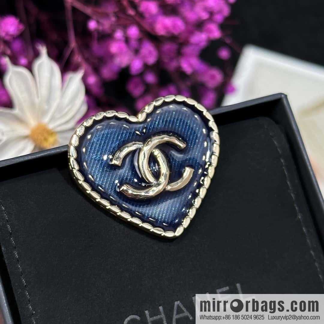 ❗️New ❗️ ☀️ new ☑️ Chanel denim peach heart love brooch ☀️