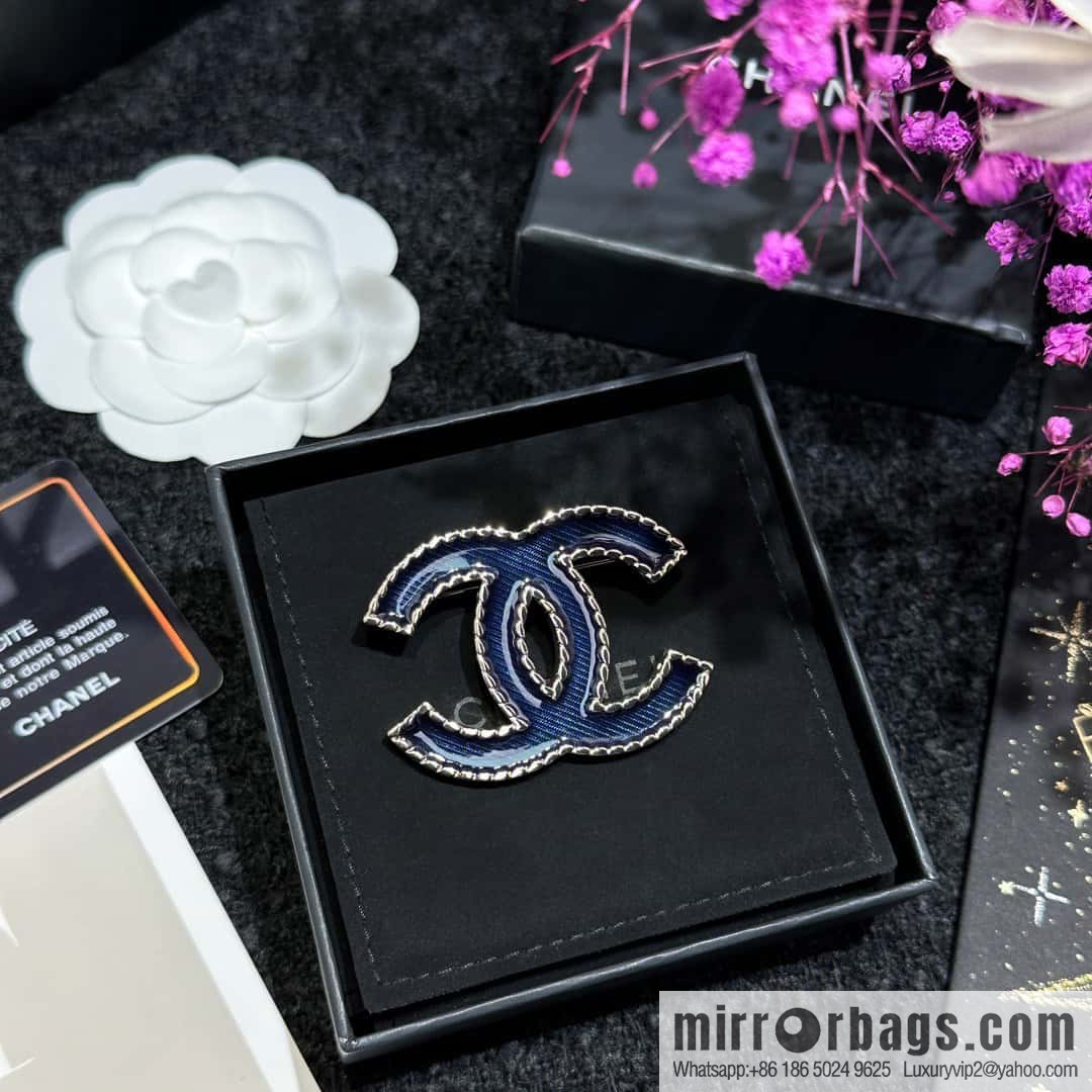 ❗️New ❗️ ☀️ New ☑️ Chanel Denim Double C Brooch ☀️