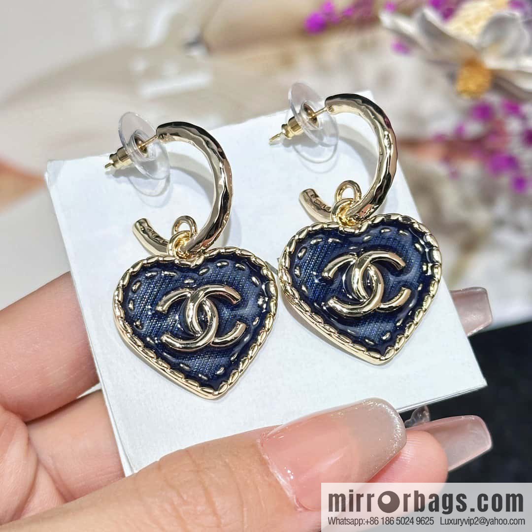 ❗️New ❗️☀️ new ☑️ Chanel C2 denim double C peach heart ❤️ love stud earrings ☀️