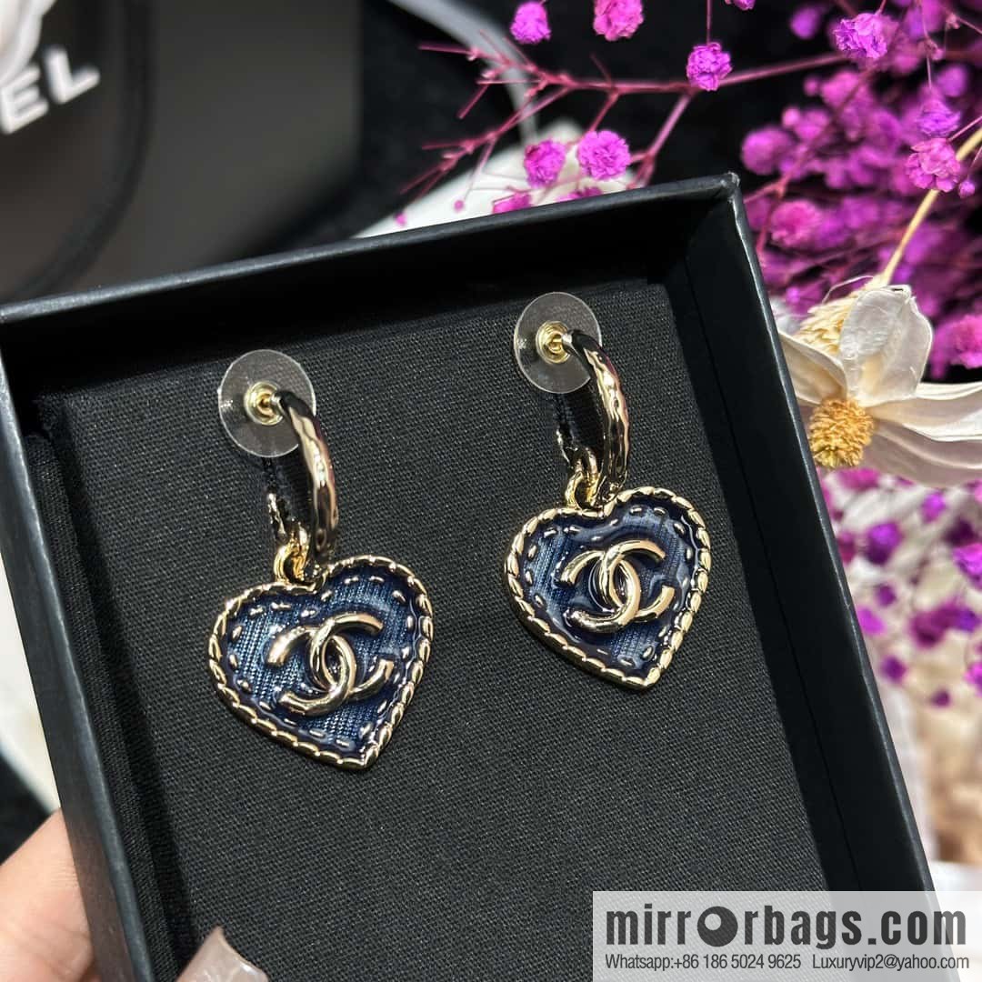 ❗️New ❗️☀️ new ☑️ Chanel C2 denim double C peach heart ❤️ love stud earrings ☀️