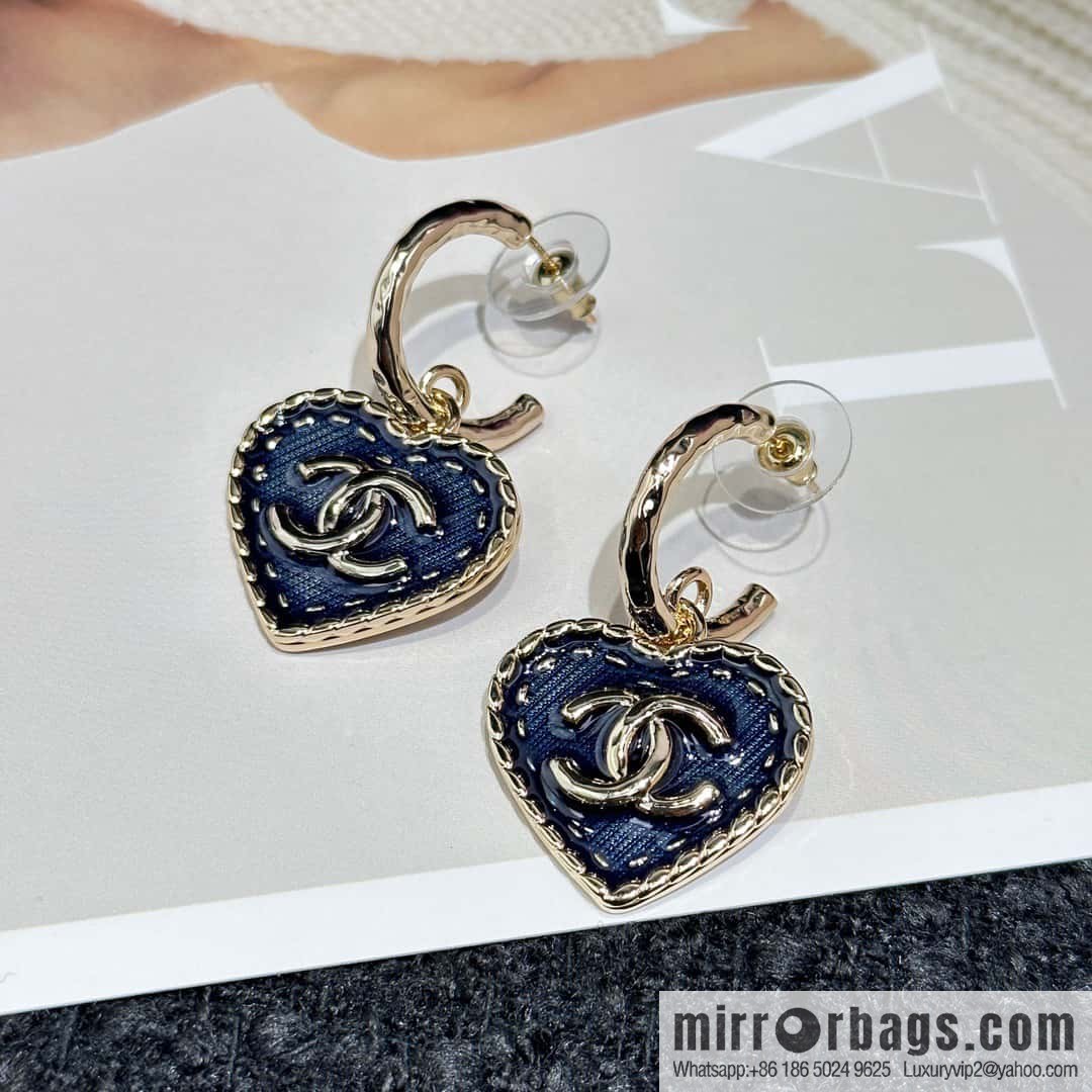 ❗️New ❗️☀️ new ☑️ Chanel C2 denim double C peach heart ❤️ love stud earrings ☀️
