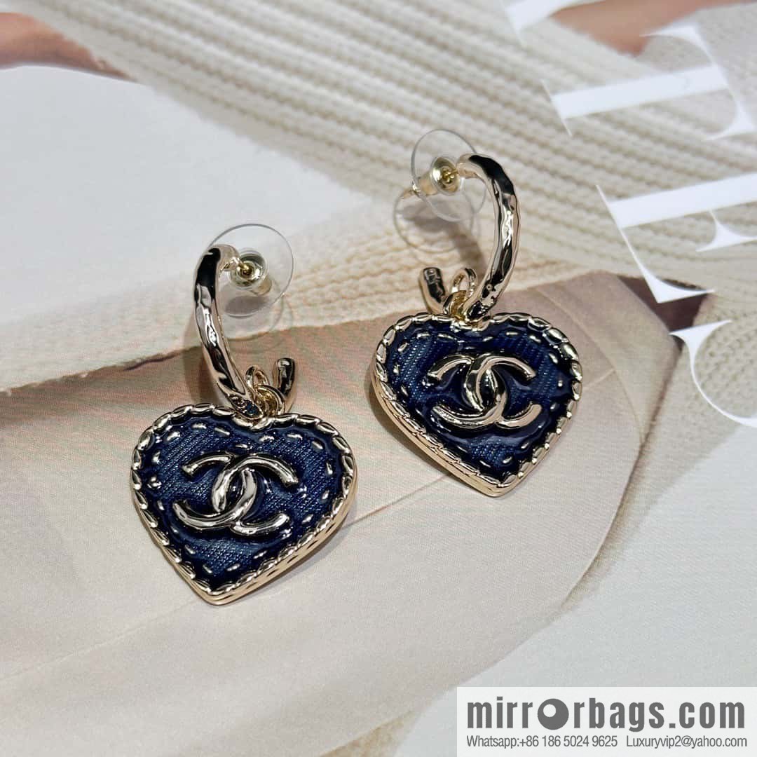 ❗️New ❗️☀️ new ☑️ Chanel C2 denim double C peach heart ❤️ love stud earrings ☀️