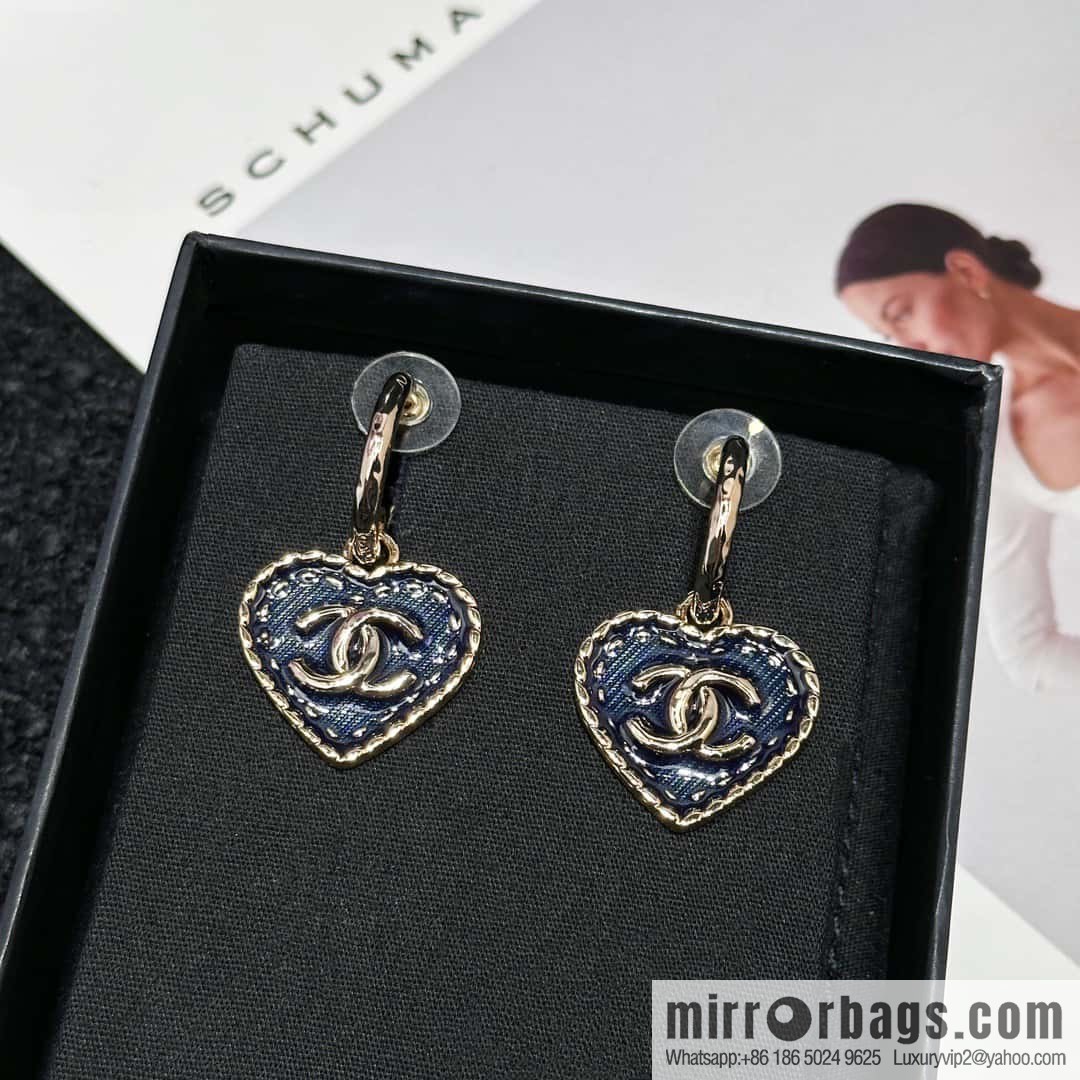 ❗️New ❗️☀️ new ☑️ Chanel C2 denim double C peach heart ❤️ love stud earrings ☀️