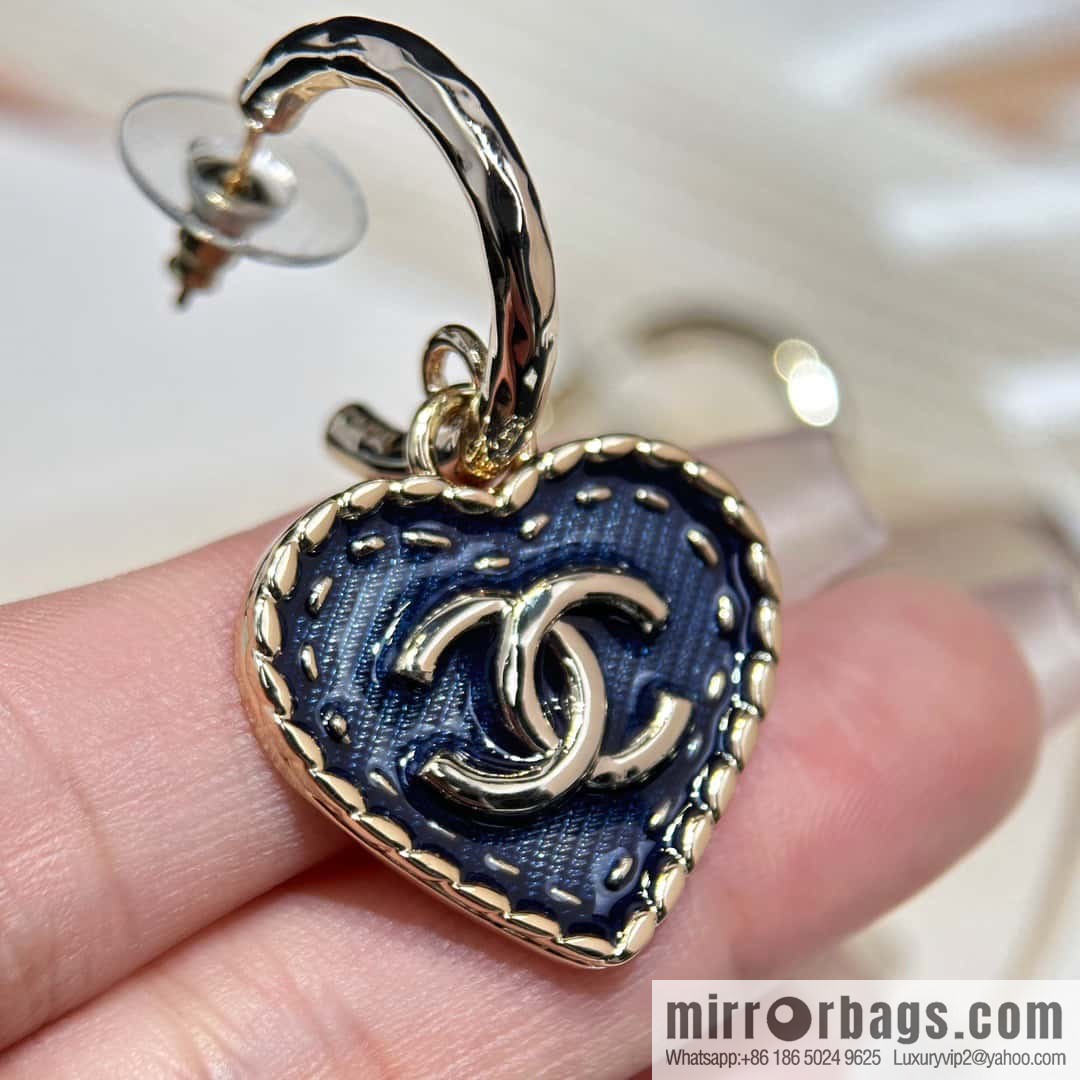 ❗️New ❗️☀️ new ☑️ Chanel C2 denim double C peach heart ❤️ love stud earrings ☀️
