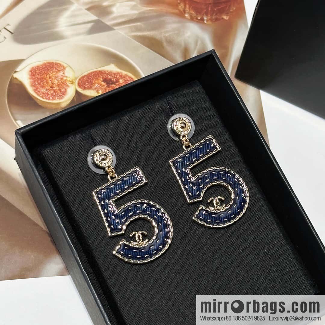 ❗️New ❗️☀️ new ☑️ Chanel c2 double C denim 5 word stud earrings ☀️