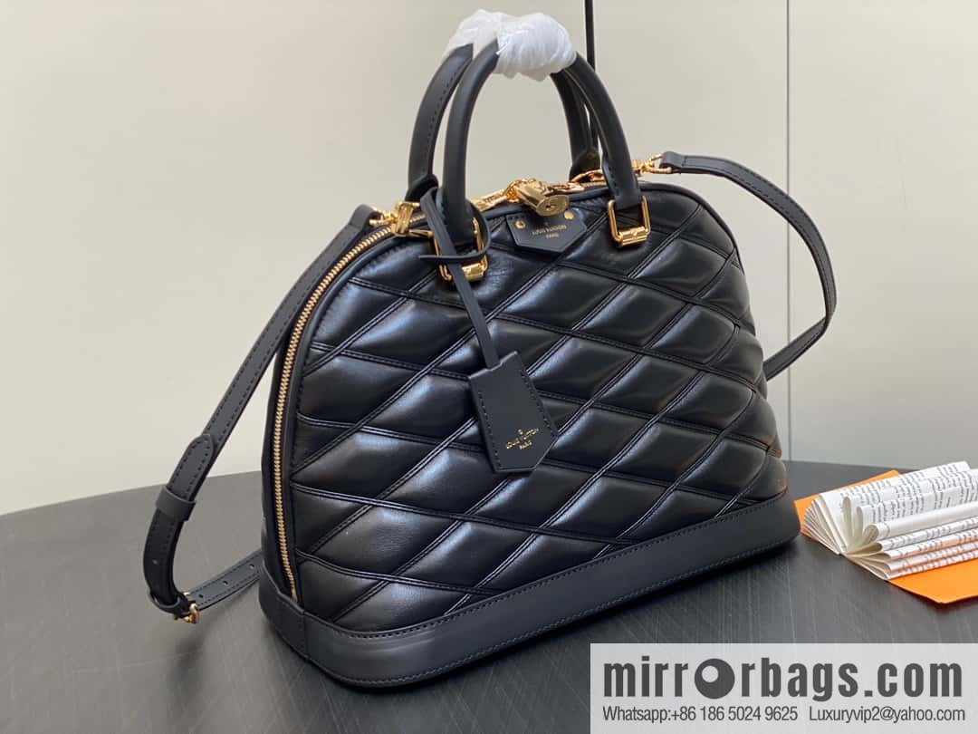 [Boutique‑grade] M23688 black full leather rhombus shell bag series ALMA small handbag