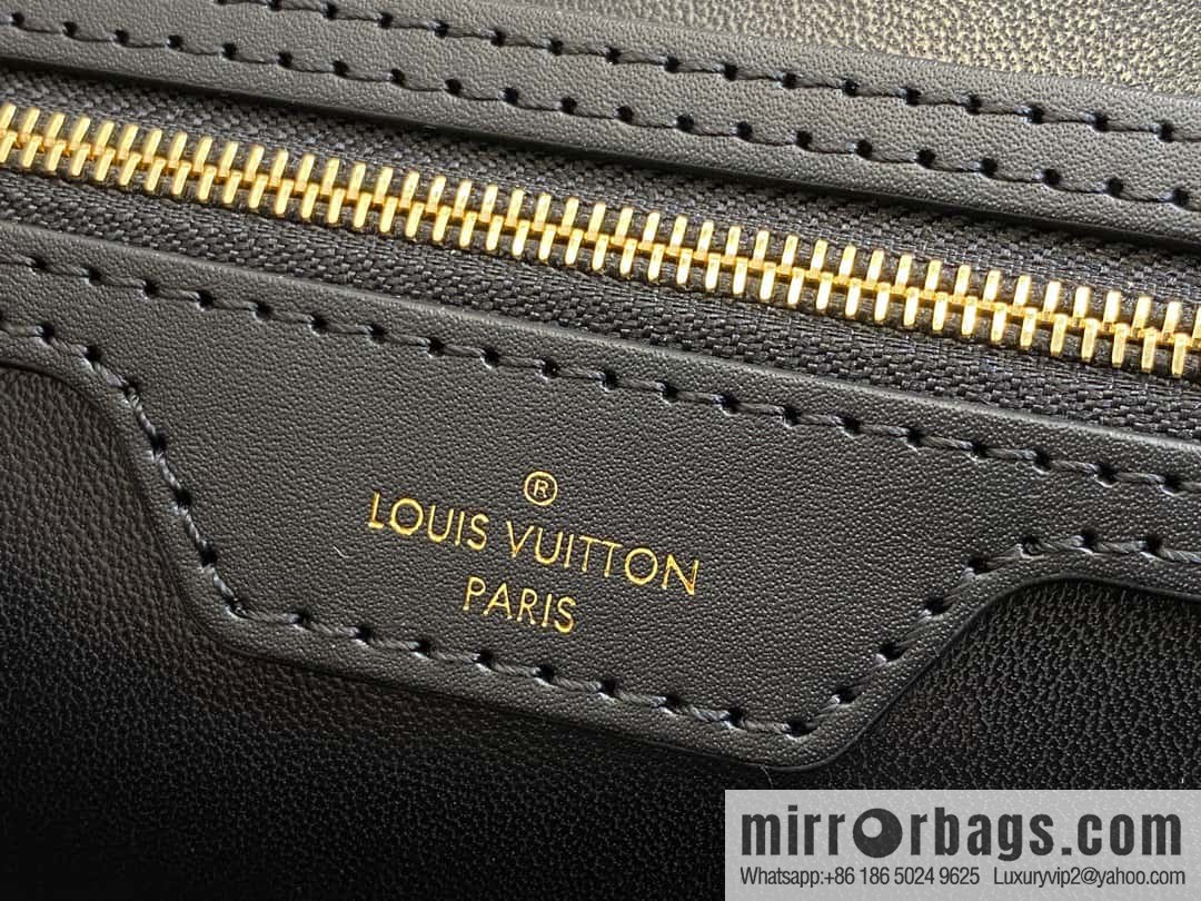 [Boutique‑grade] M23688 black full leather rhombus shell bag series ALMA small handbag