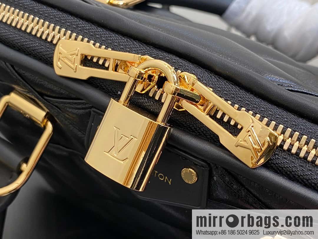 [Boutique‑grade] M23688 black full leather rhombus shell bag series ALMA small handbag