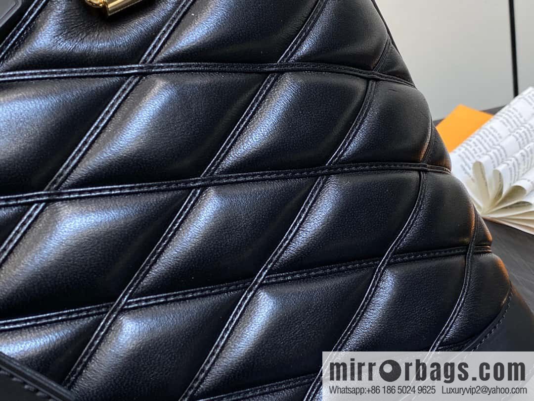 [Boutique‑grade] M23688 black full leather rhombus shell bag series ALMA small handbag