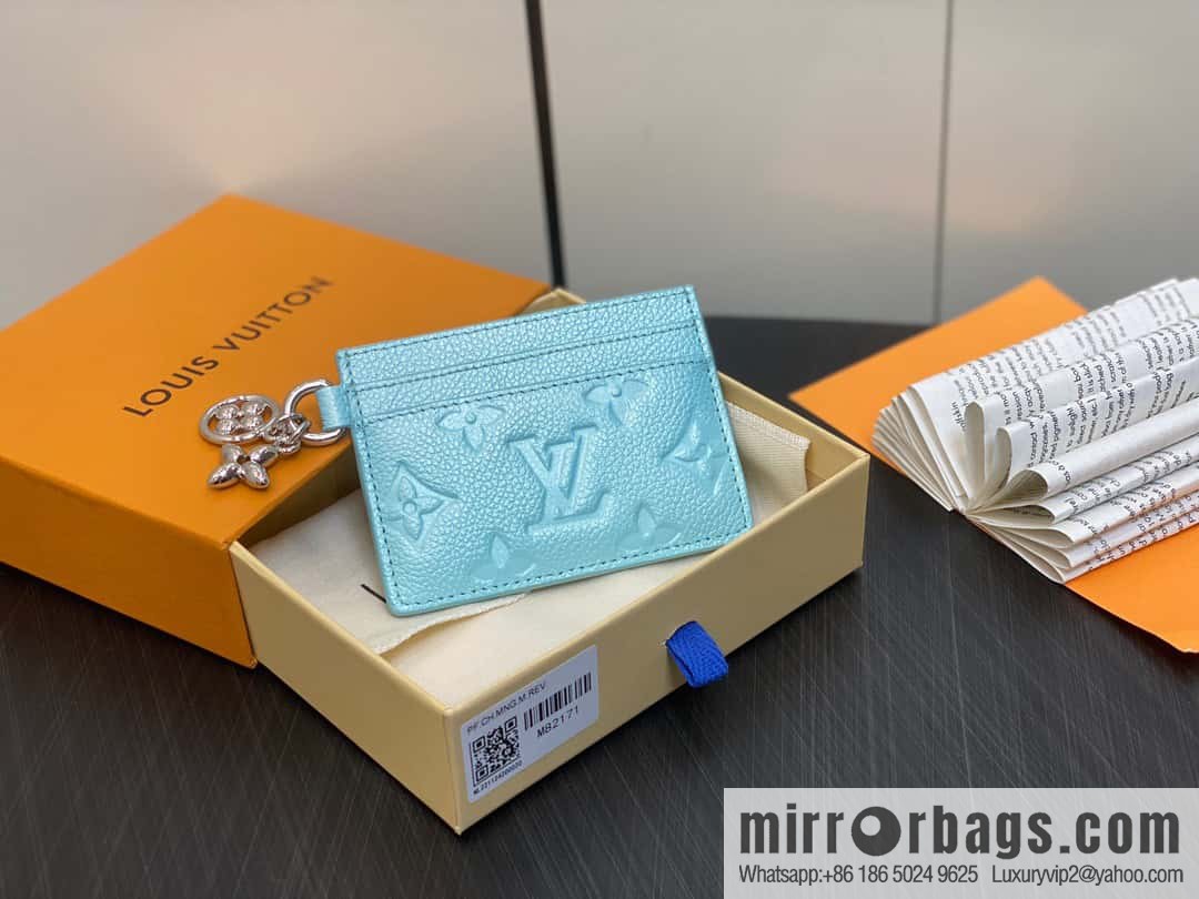 [Boutique‑grade] M82171 pearlescent blue, full leather M82739 card holder wallet series LV CHARMS card holder