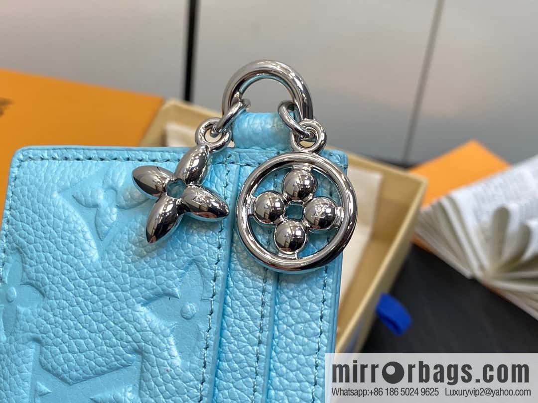 [Boutique‑grade] M82171 pearlescent blue, full leather M82739 card holder wallet series LV CHARMS card holder