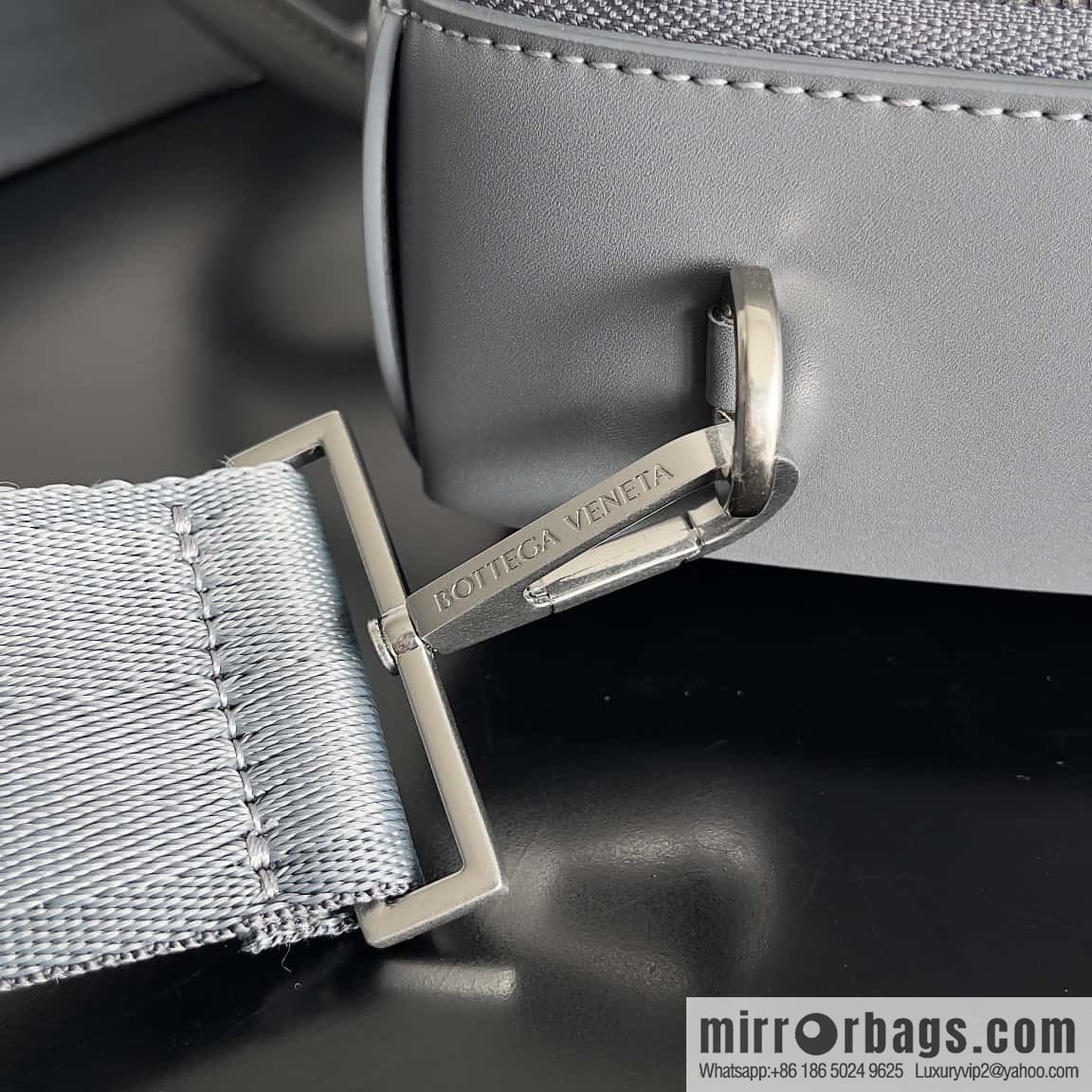 Bottega Veneta Large Grid Men's Briefcases Model 680120 Grey