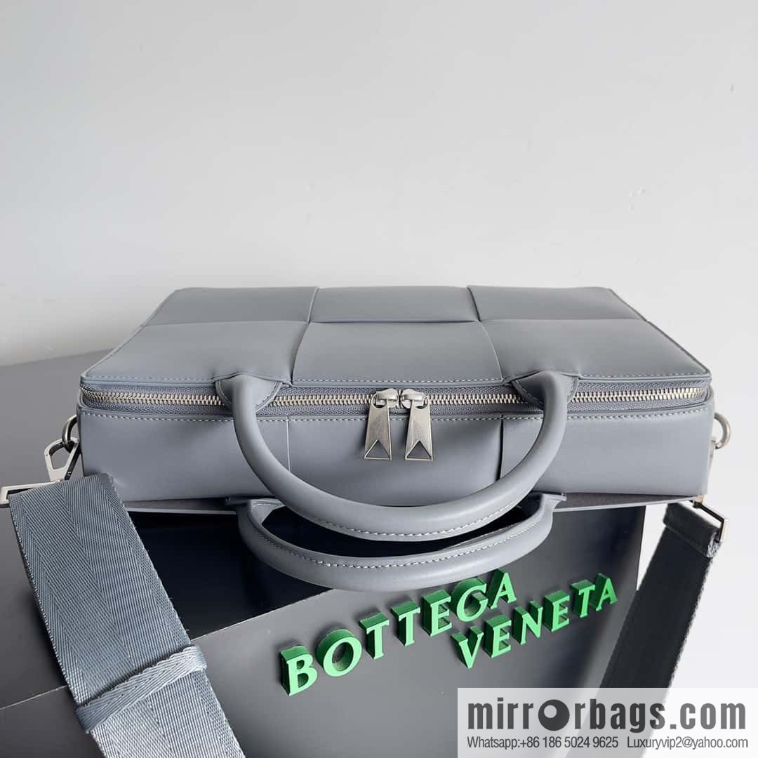 Bottega Veneta Large Grid Men's Briefcases Model 680120 Grey