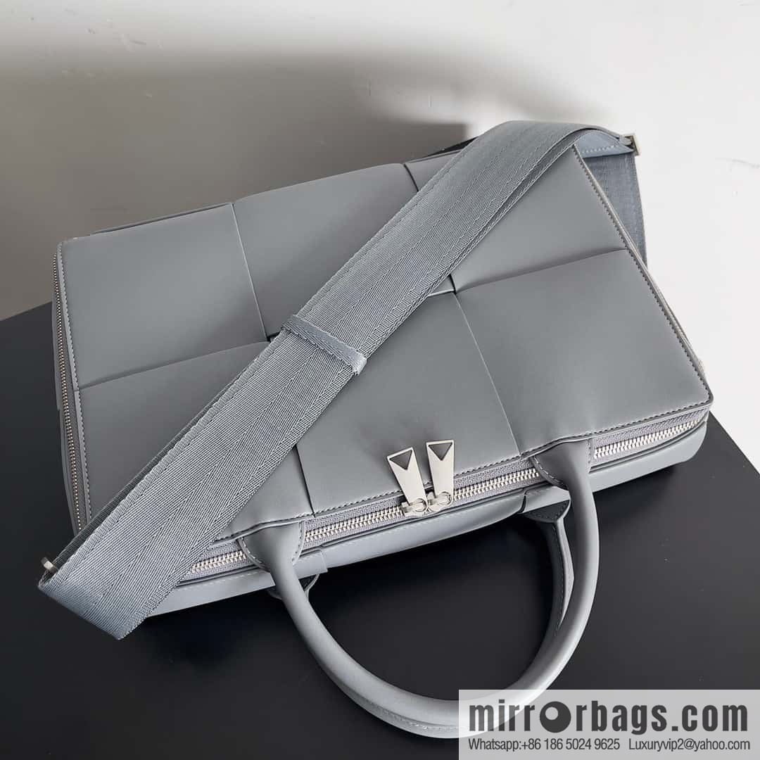 Bottega Veneta Large Grid Men's Briefcases Model 680120 Grey