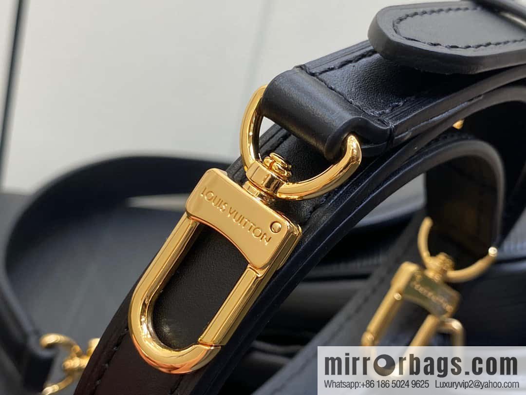 [Premium‑quality] M23469 black epi series SAUMUR BB handbag
