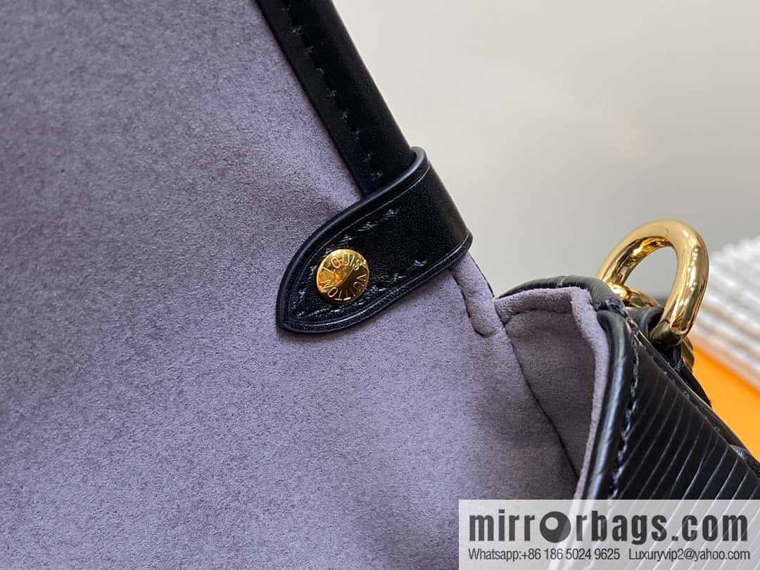 [Premium‑quality] M23469 black epi series SAUMUR BB handbag