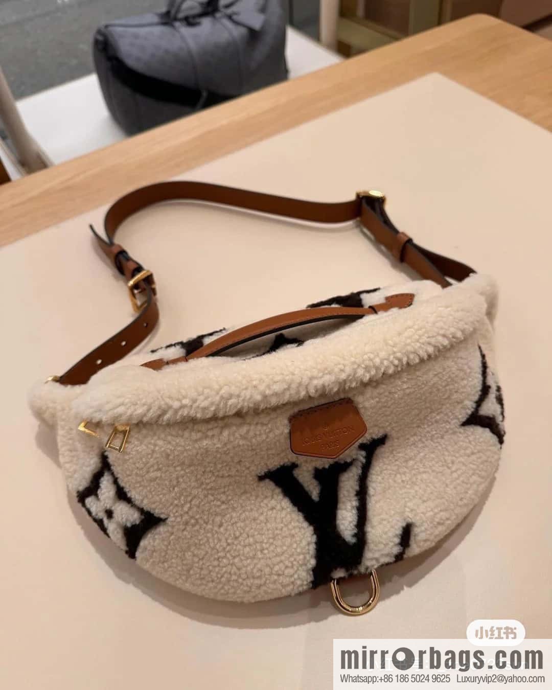 [Boutique‑grade] M23715 meters white, fanny pack, breast bag series BUMBAG fanny pack