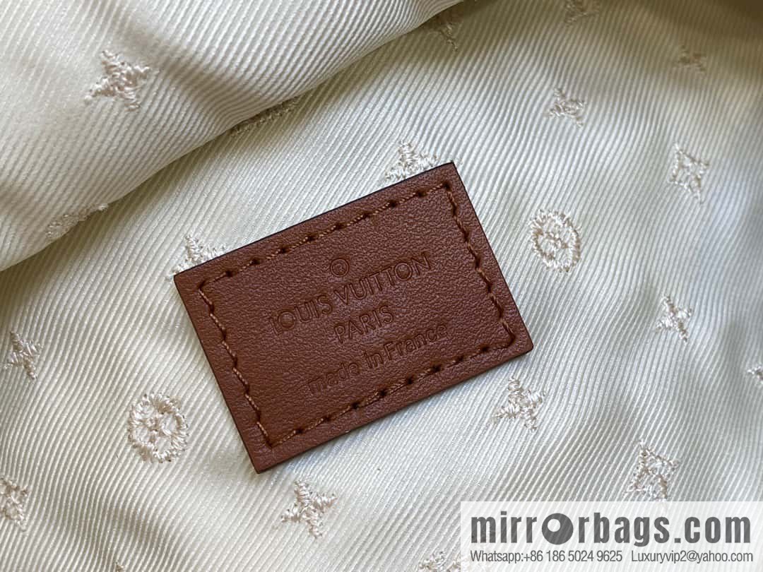 [Boutique‑grade] M23715 meters white, fanny pack, breast bag series BUMBAG fanny pack