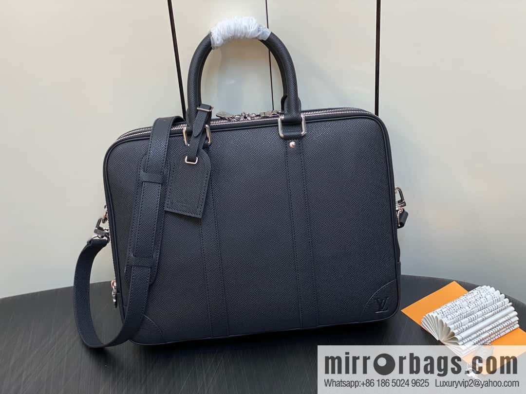 [Boutique‑grade] M30967 black full leather cross pattern briefcase series, this Voyage large briefcase