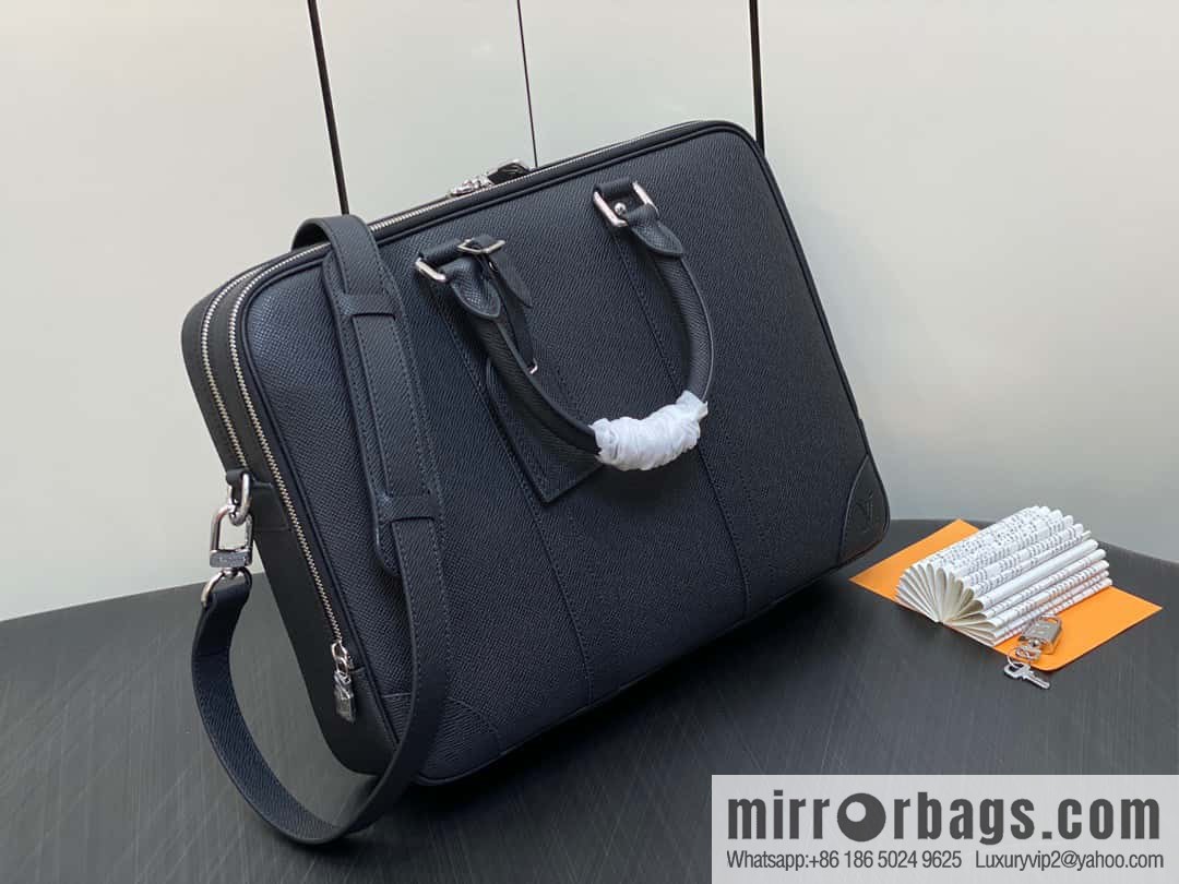 [Boutique‑grade] M30967 black full leather cross pattern briefcase series, this Voyage large briefcase