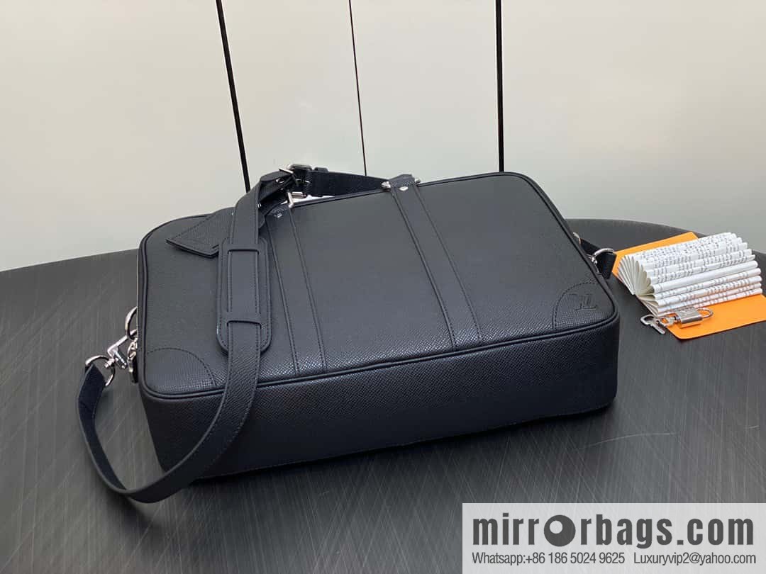 [Boutique‑grade] M30967 black full leather cross pattern briefcase series, this Voyage large briefcase